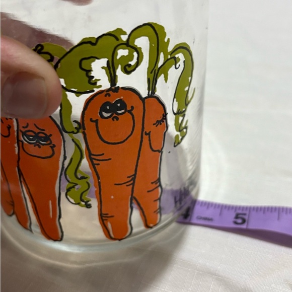 Vintage Anchor Hocking Glass Jar with Carrot Design - Picture 7 of 8